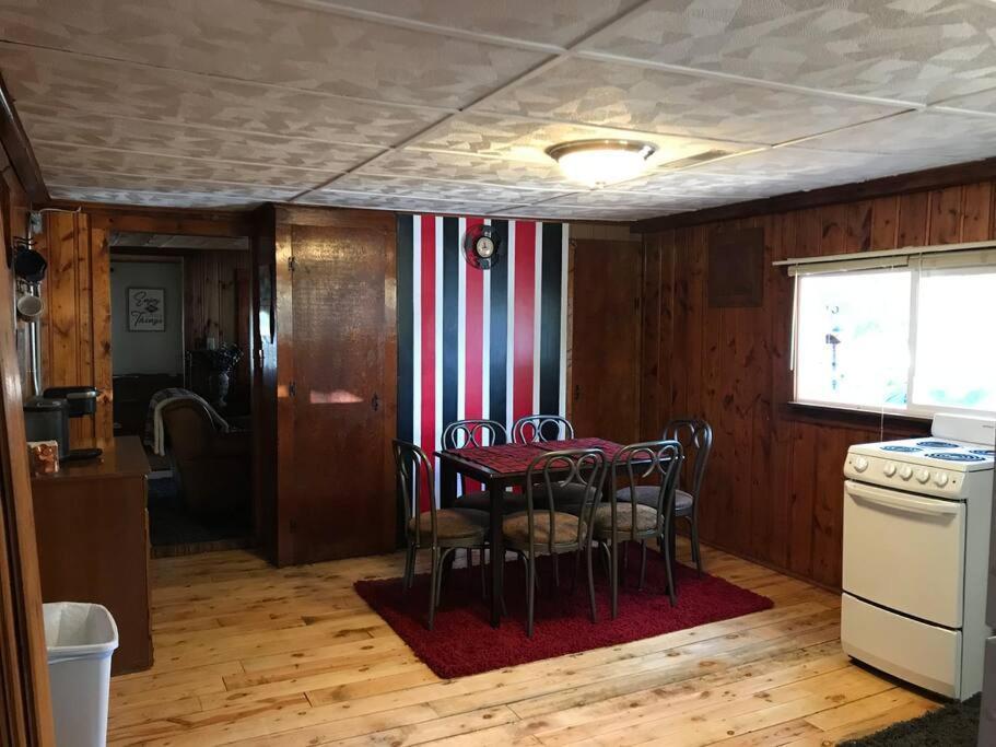 Royce'S Outpost Rustic Cabin Nearby Trails Mio Bagian luar foto