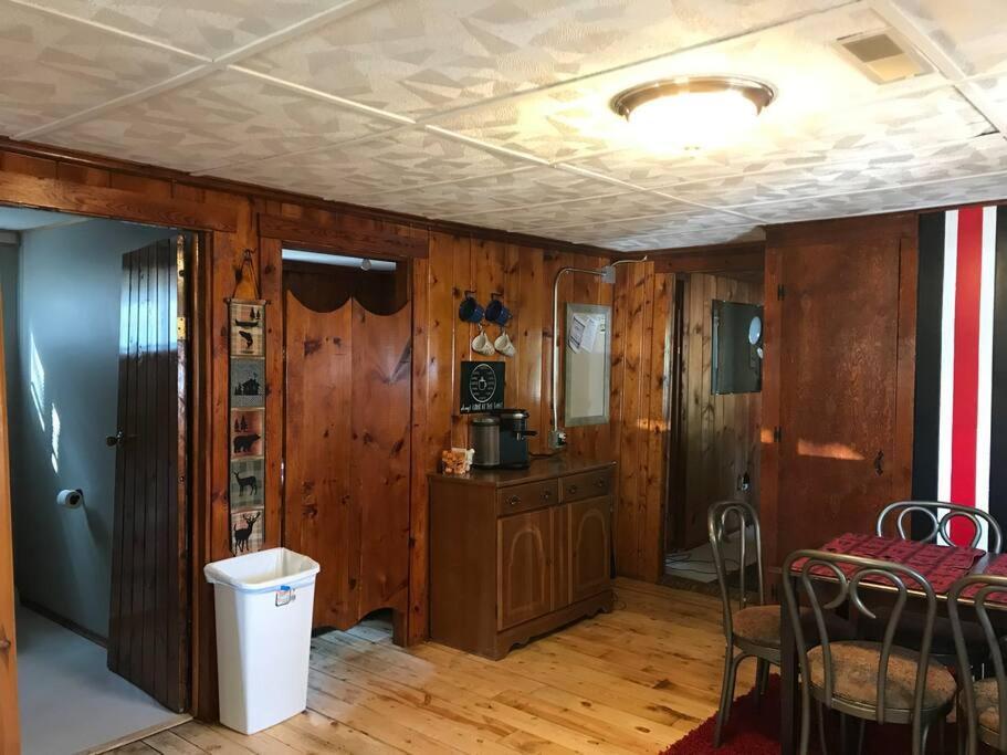 Royce'S Outpost Rustic Cabin Nearby Trails Mio Bagian luar foto