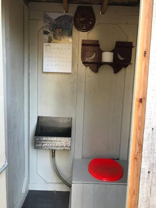 Royce'S Outpost Rustic Cabin Nearby Trails Mio Bagian luar foto